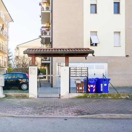Апартаменты Parma Fiere Studio Con Parcheggio E Balcone Экстерьер фото
