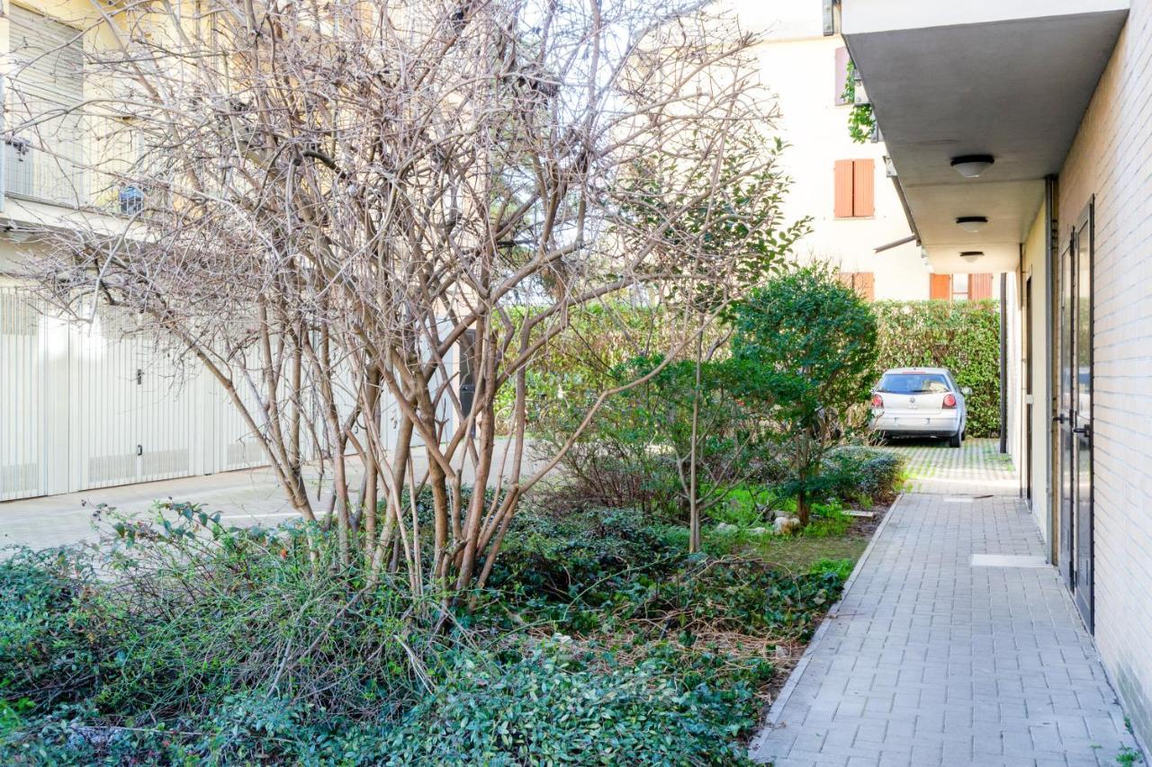 Апартаменты Parma Fiere Studio Con Parcheggio E Balcone Экстерьер фото
